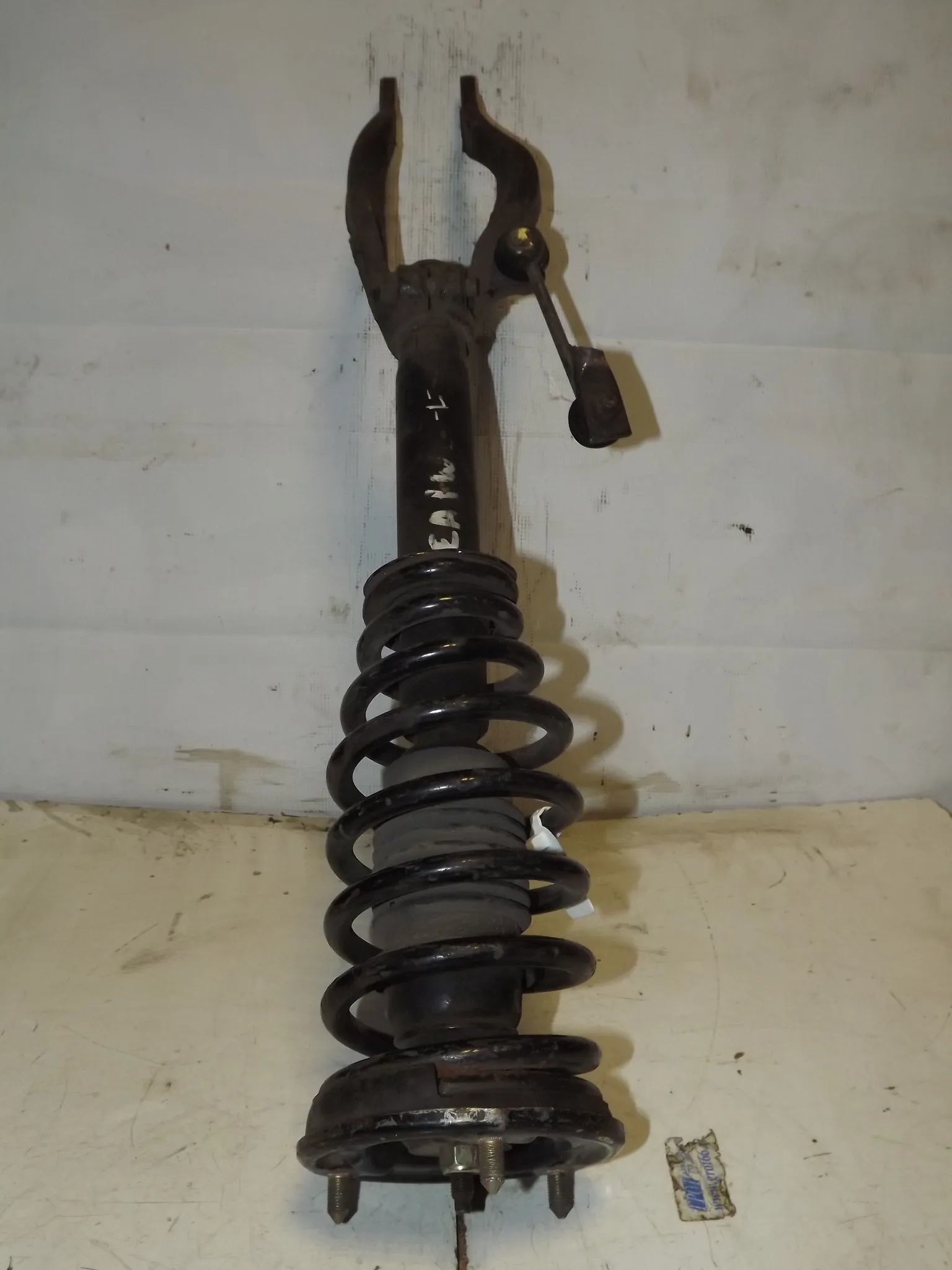 Стойка подвески MITSUBISHI LEGNUM EA1W Перед Лев (Контрактный) 35023565