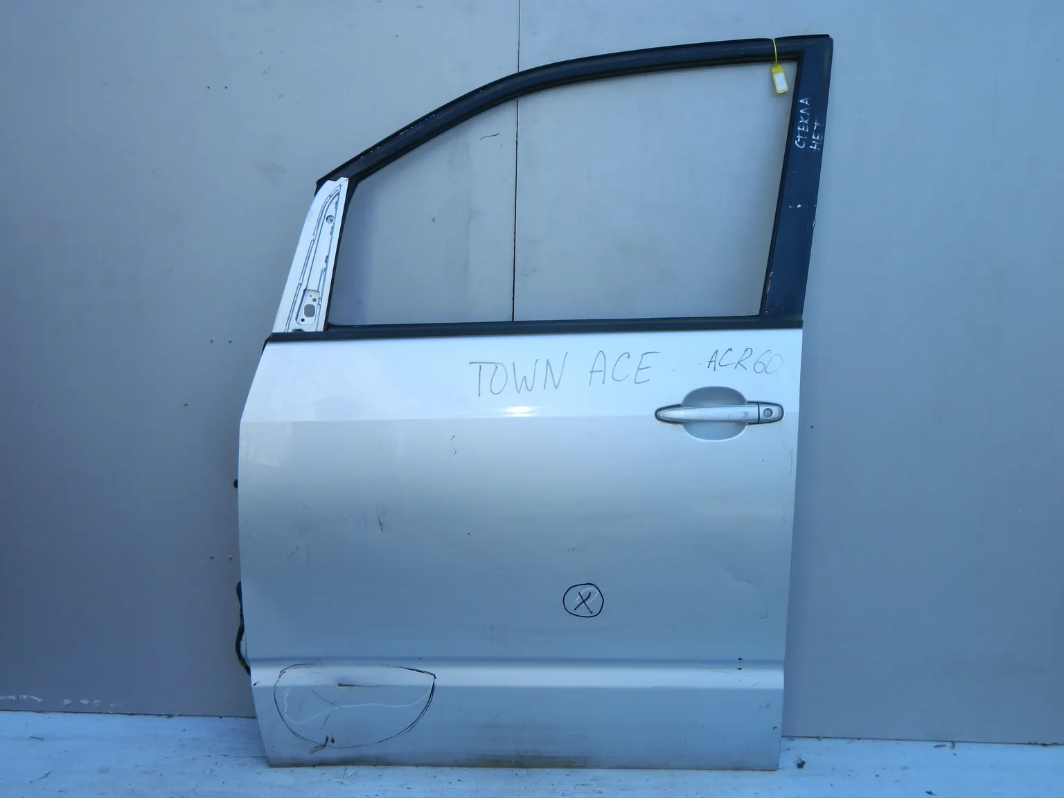 Дверь TOYOTA NOAH AZR60 Перед Лев (Контрактный) 40951898 6700228190