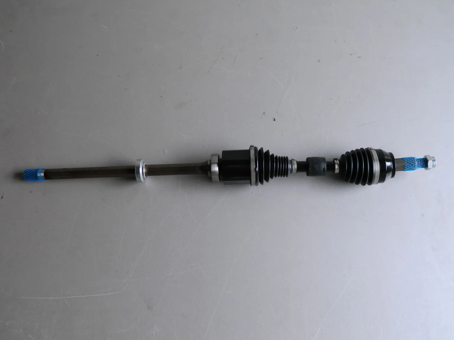 Привод GENERAL PARTS LR112409 RANGE ROVER EVOQUE L551 19- in28T/out31T L=1040 F/R