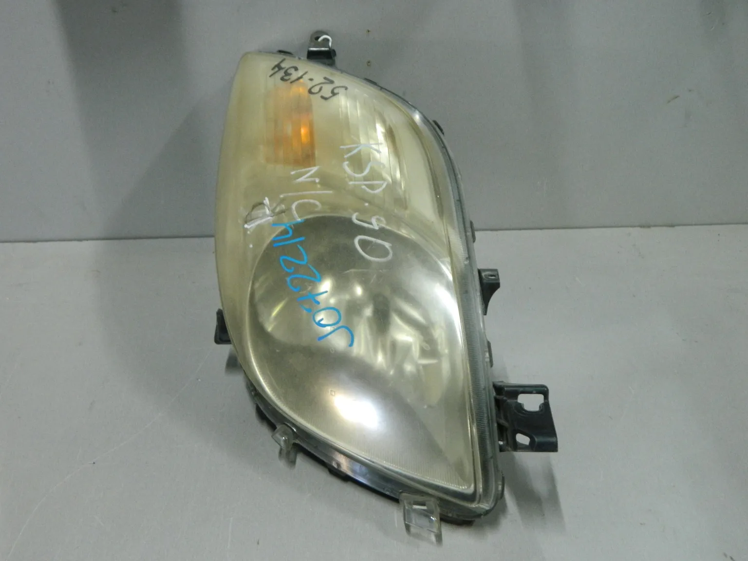 Фара TOYOTA VITZ KSP90 Перед Прав 52134 (Контрактный) 03344548