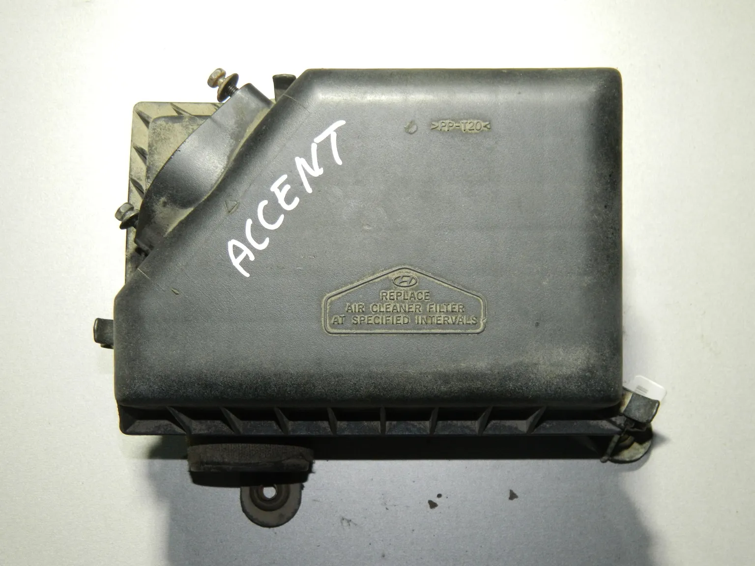 Корпус воздушного фильтра HYUNDAI ACCENT LC G4EB (Б/У) 35020702