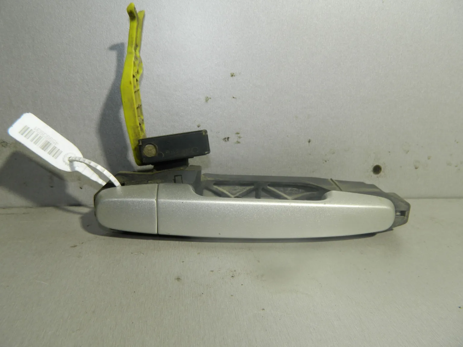 Ручка двери внешняя TOYOTA COROLLA E120 Зад Прав (Б/У) 45993931 6921112220