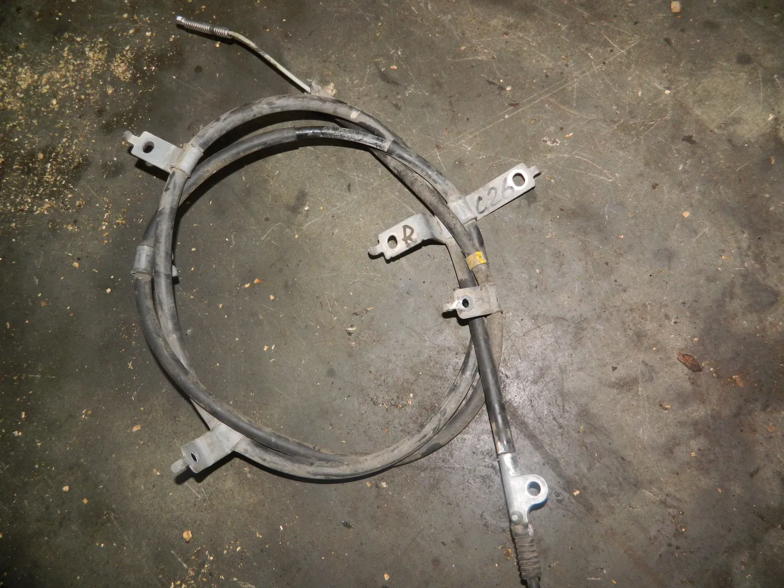 Трос ручника NISSAN SERENA HFC26 (Контрактный) 1040150796