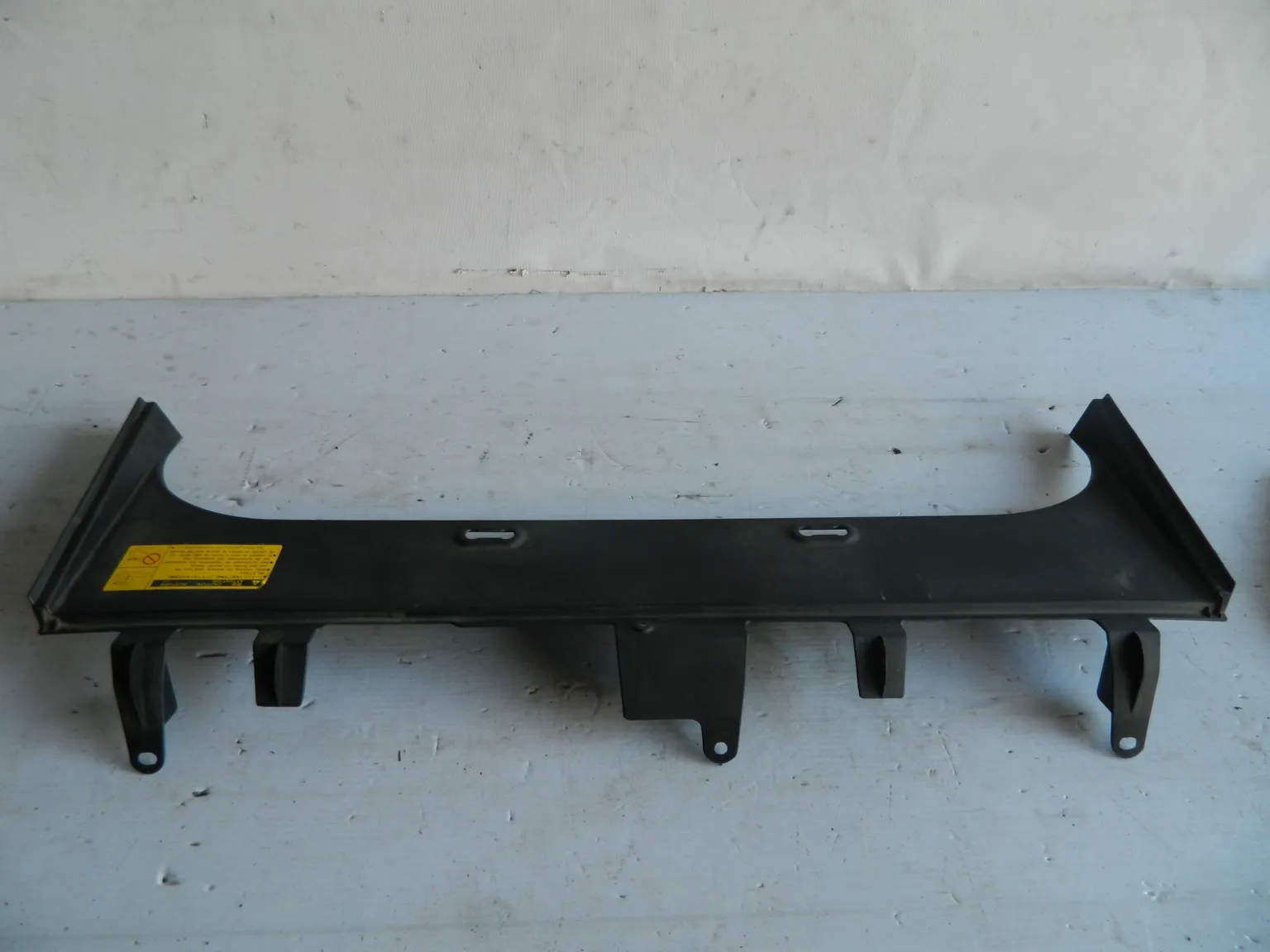 Панель замка багажника TOYOTA 6427112180 TOYOTA COROLLA ZZE120 4ZZFE (Б/У)