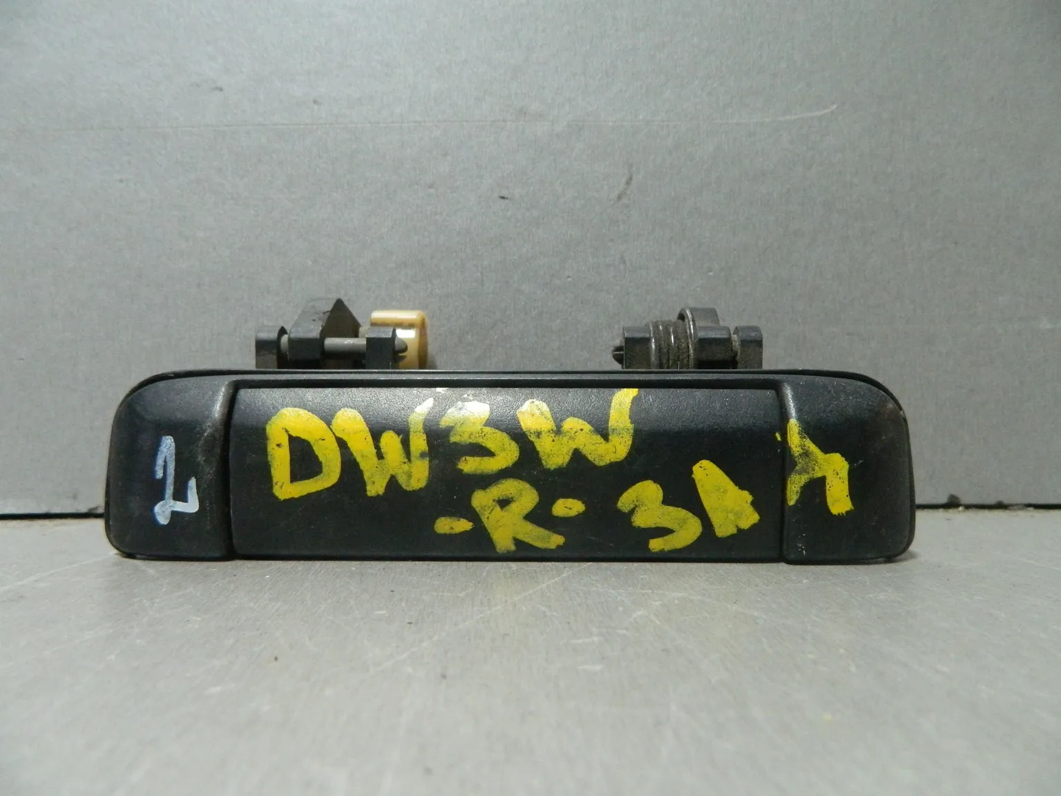 Ручка двери наружная MAZDA DEMIO DW3W Перед Прав (Контрактный) 81539923