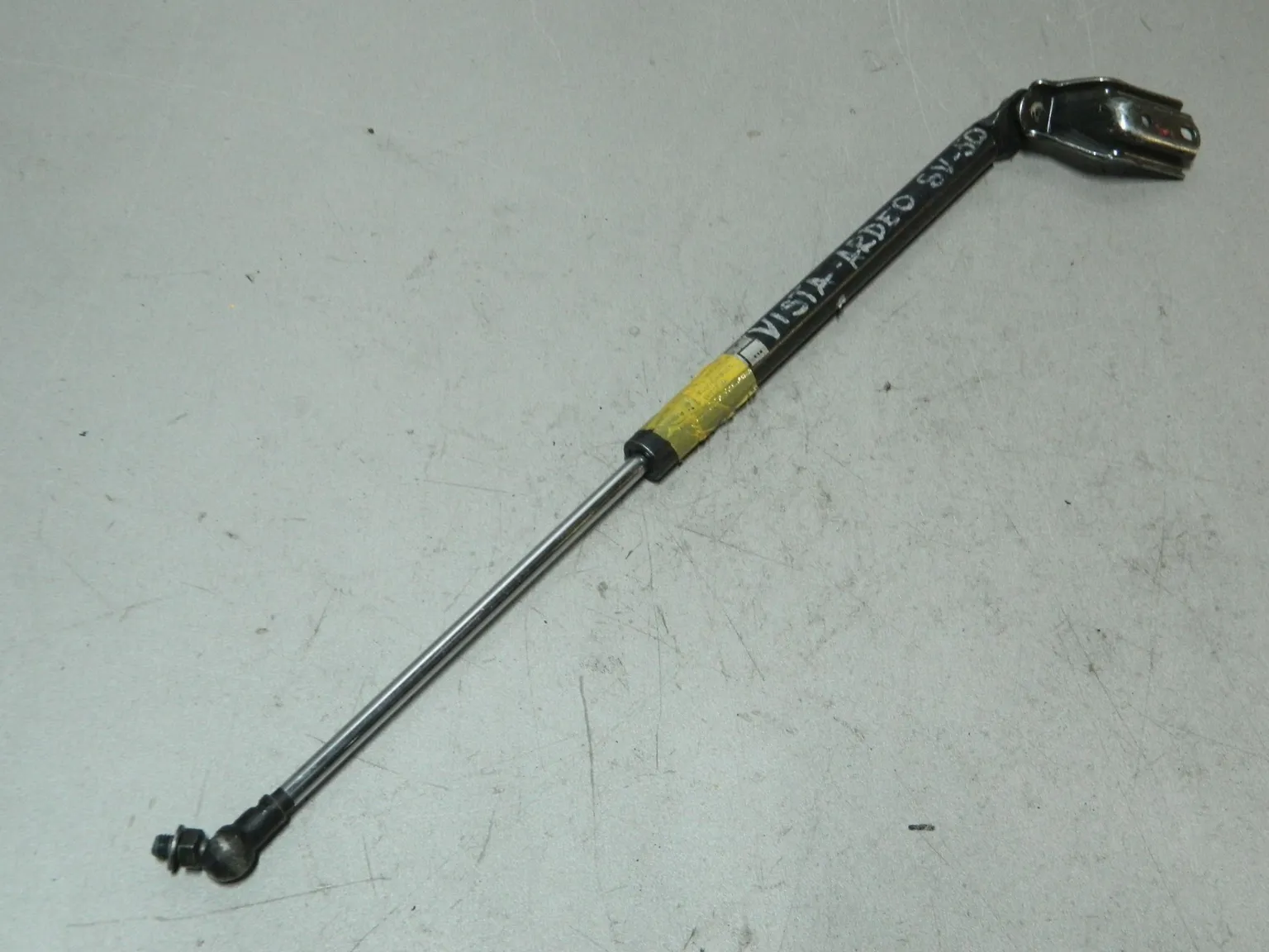 Амортизатор 5-й двери TOYOTA VISTA ARDEO SV50 Лев (Контрактный) 81532196