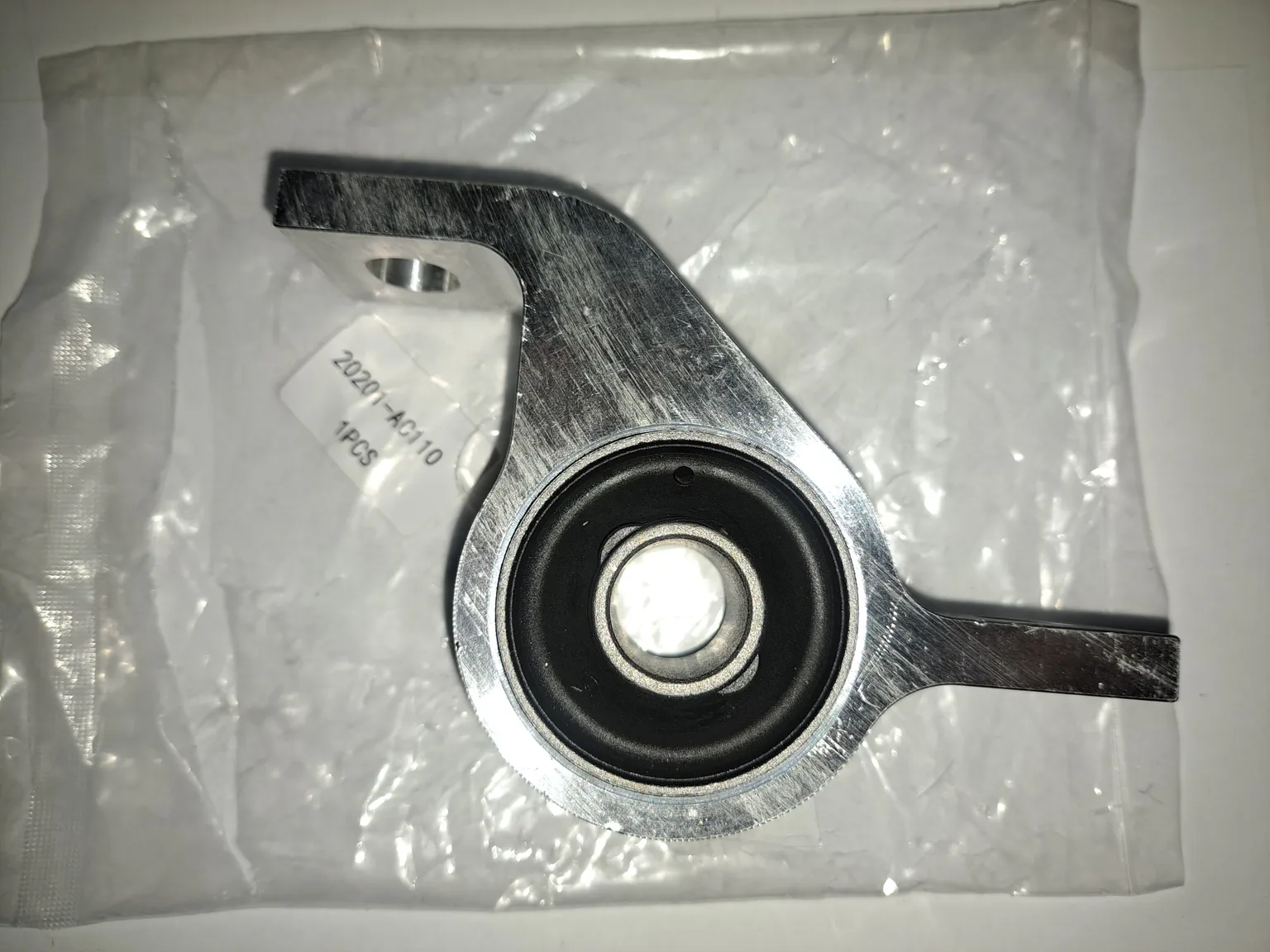 Сайлентблок GENERAL PARTS 20201AC110 Перед Лев