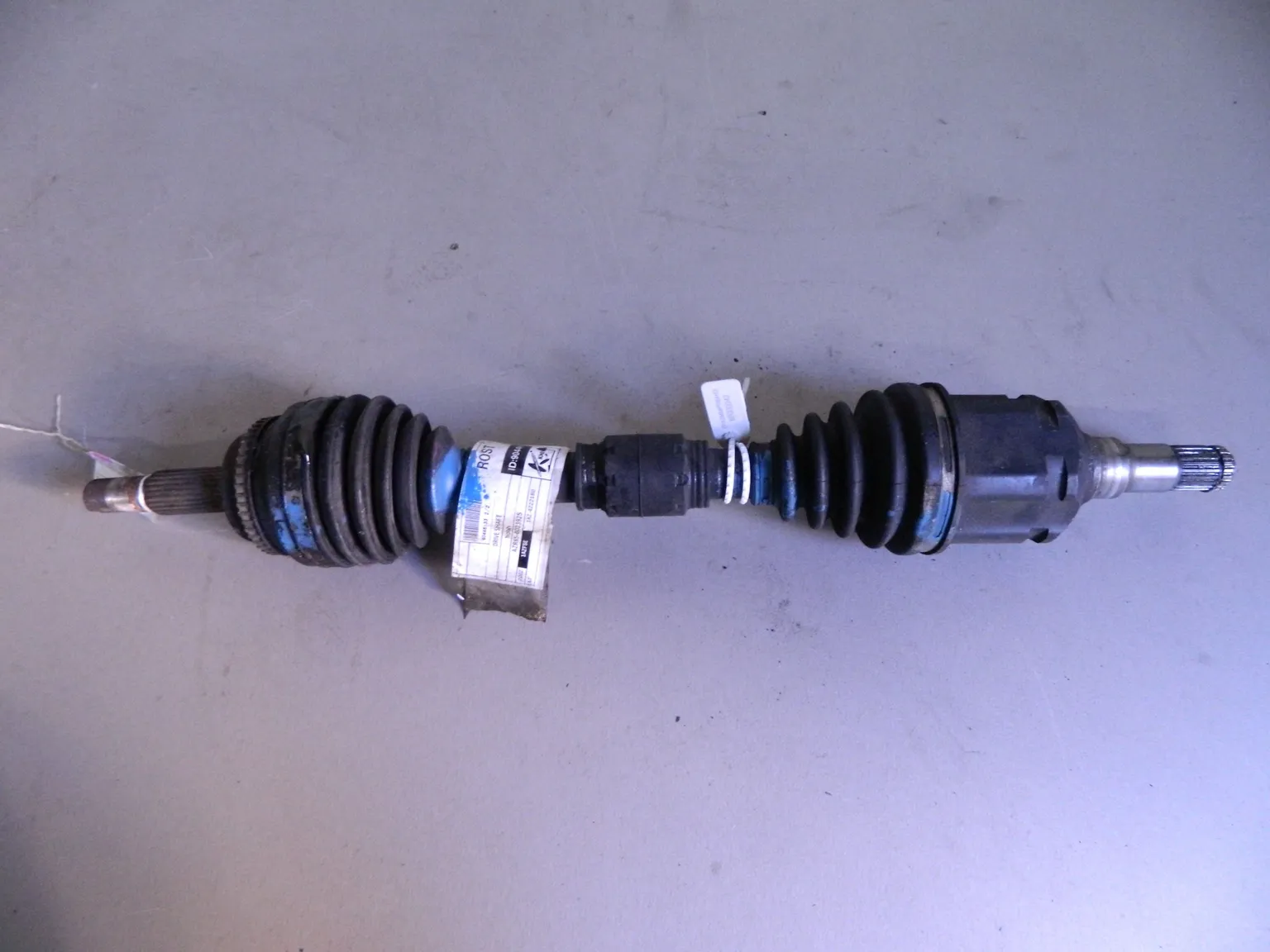 Привод TOYOTA NOAH AZR65 Перед Лев (Контрактный) 68000042