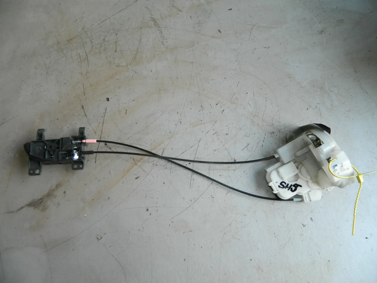 Замок двери SUBARU FORESTER SH5 Перед Лев (Контрактный) 94603863