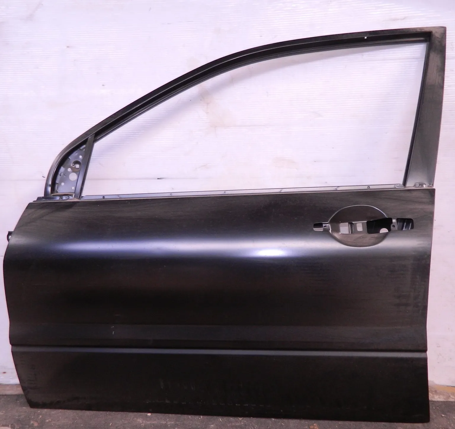 Дверь API MB24404000L00 MITSUBISHI LANCER 9 CS Перед Лев 2004 - 2007