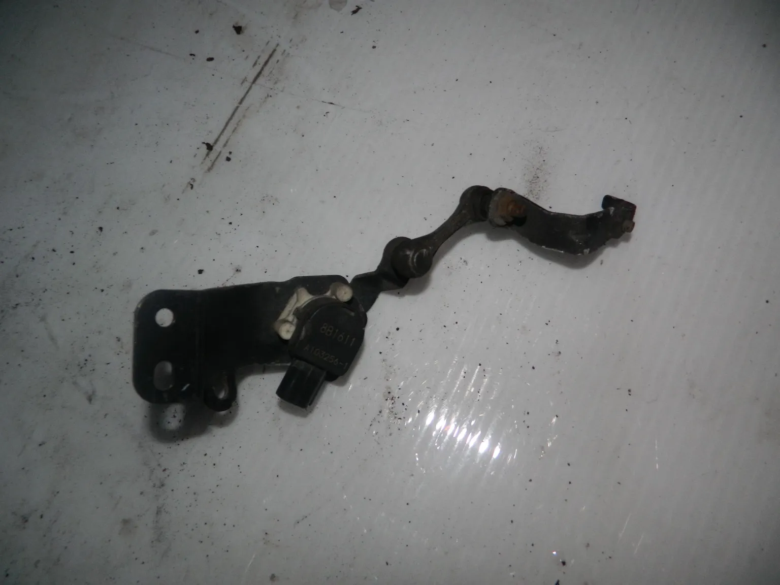 Датчик высоты дорожного просвета TOYOTA RAV4 ACA36 (Контрактный) 1802960610