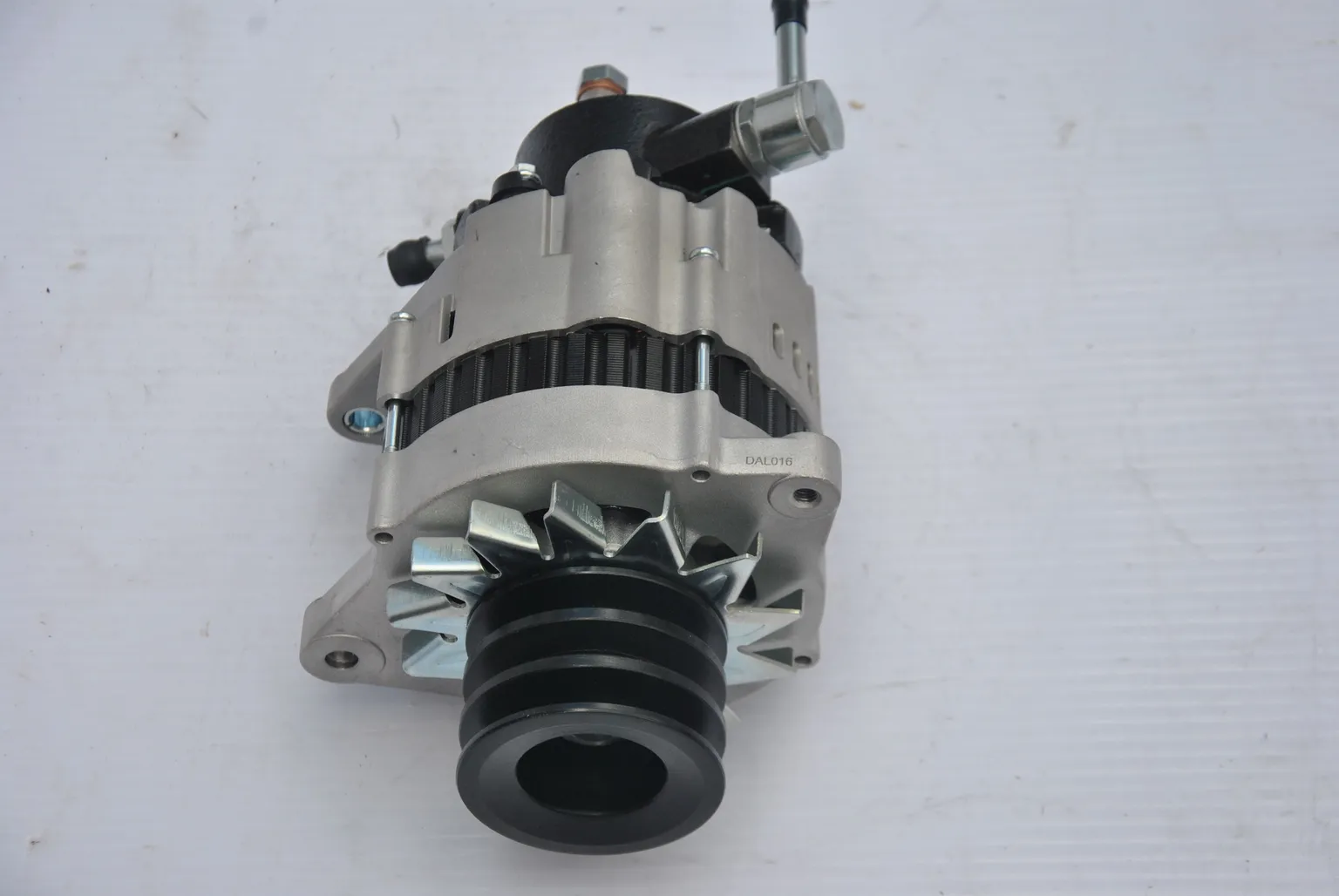 Генератор DAGGER DAL016 4HF1, 4HE1, 4HG1, 4HL1 3V60A 60cc