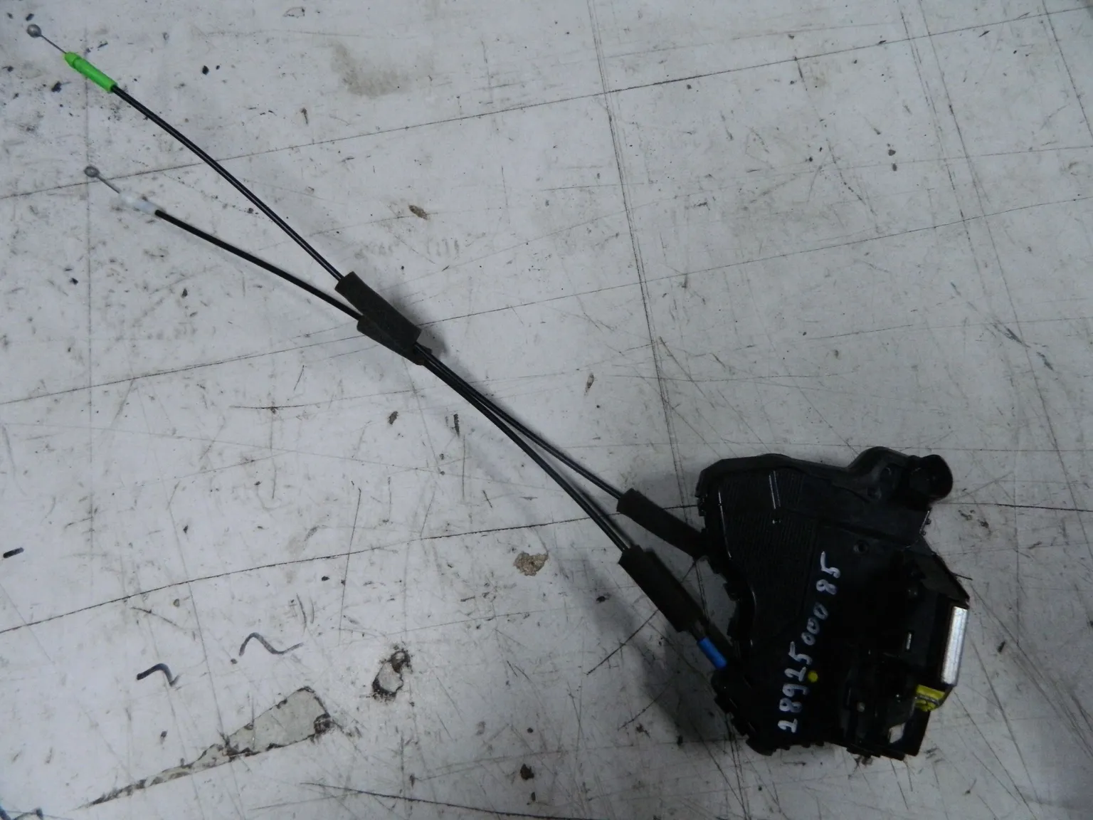 Замок двери TOYOTA CAMRY ACV40 Перед Лев (Контрактный) 2892500085