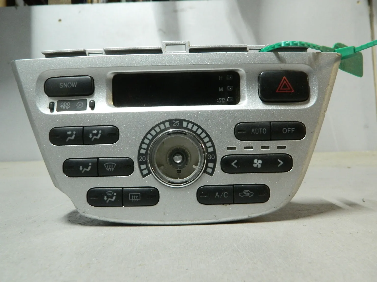 Блок управления климат-контролем TOYOTA OPA ACT10 (Контрактный) 81540358