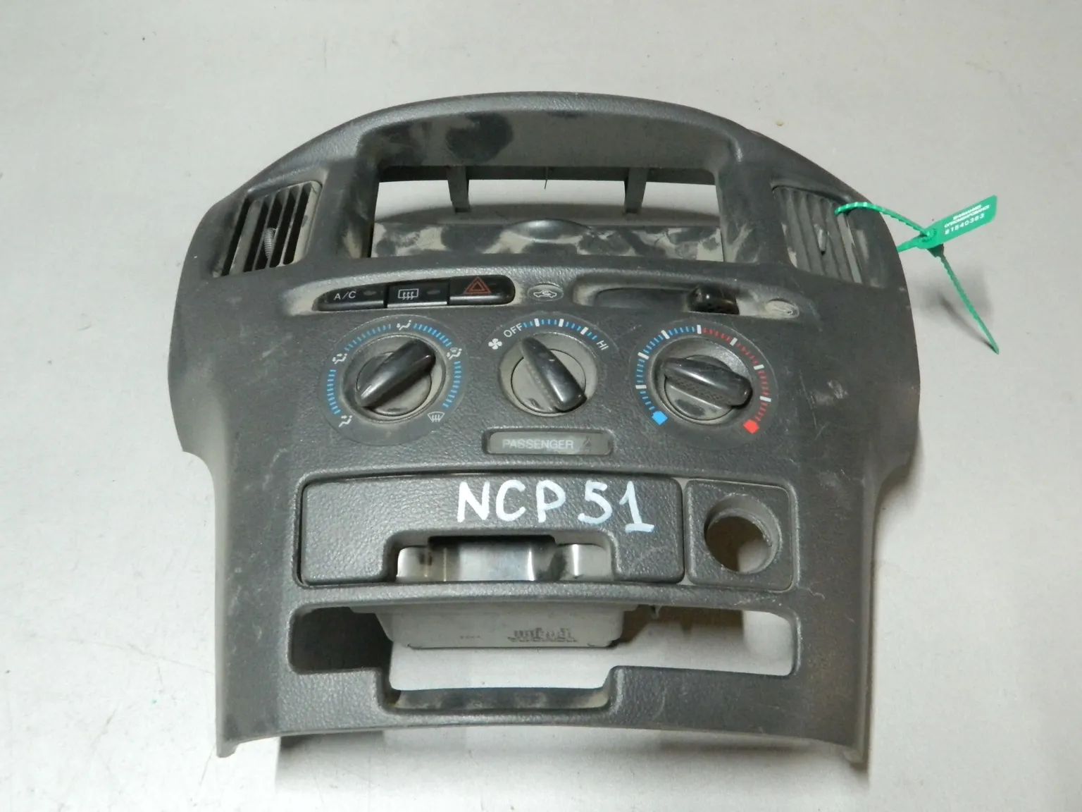 Блок управления климат-контролем TOYOTA PROBOX NCP51 (Контрактный) 81540383