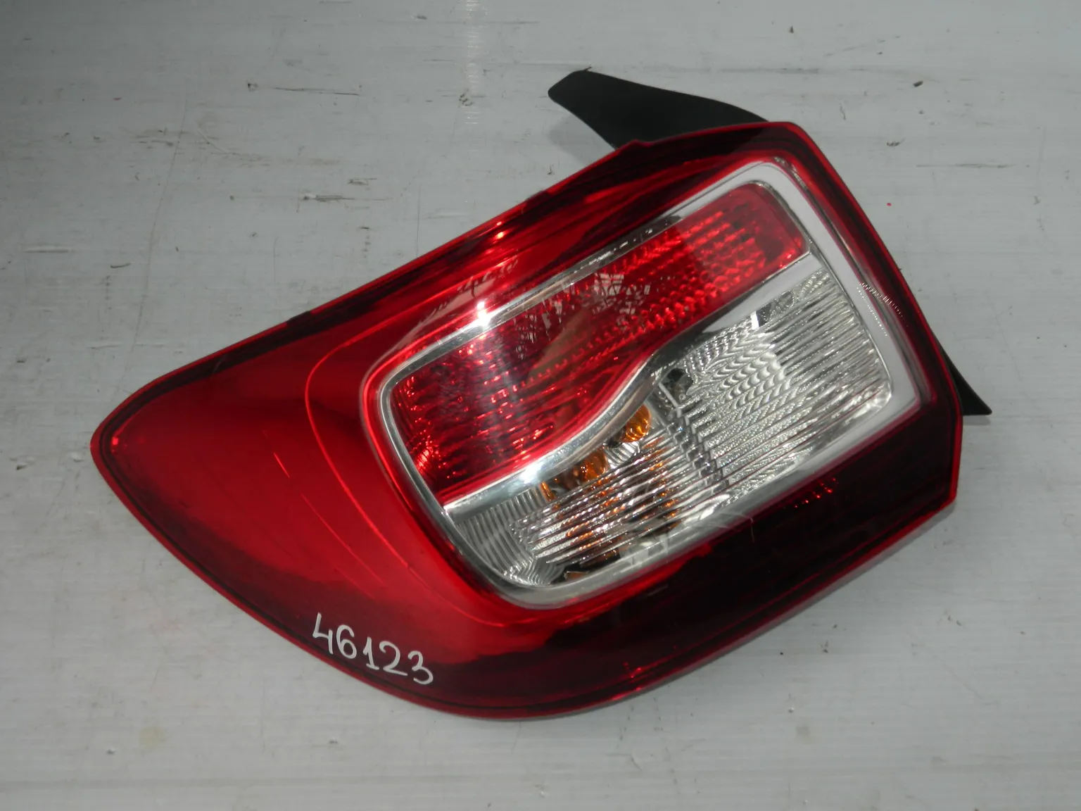 Фонарь RENAULT LOGAN Зад Лев (Б/У)