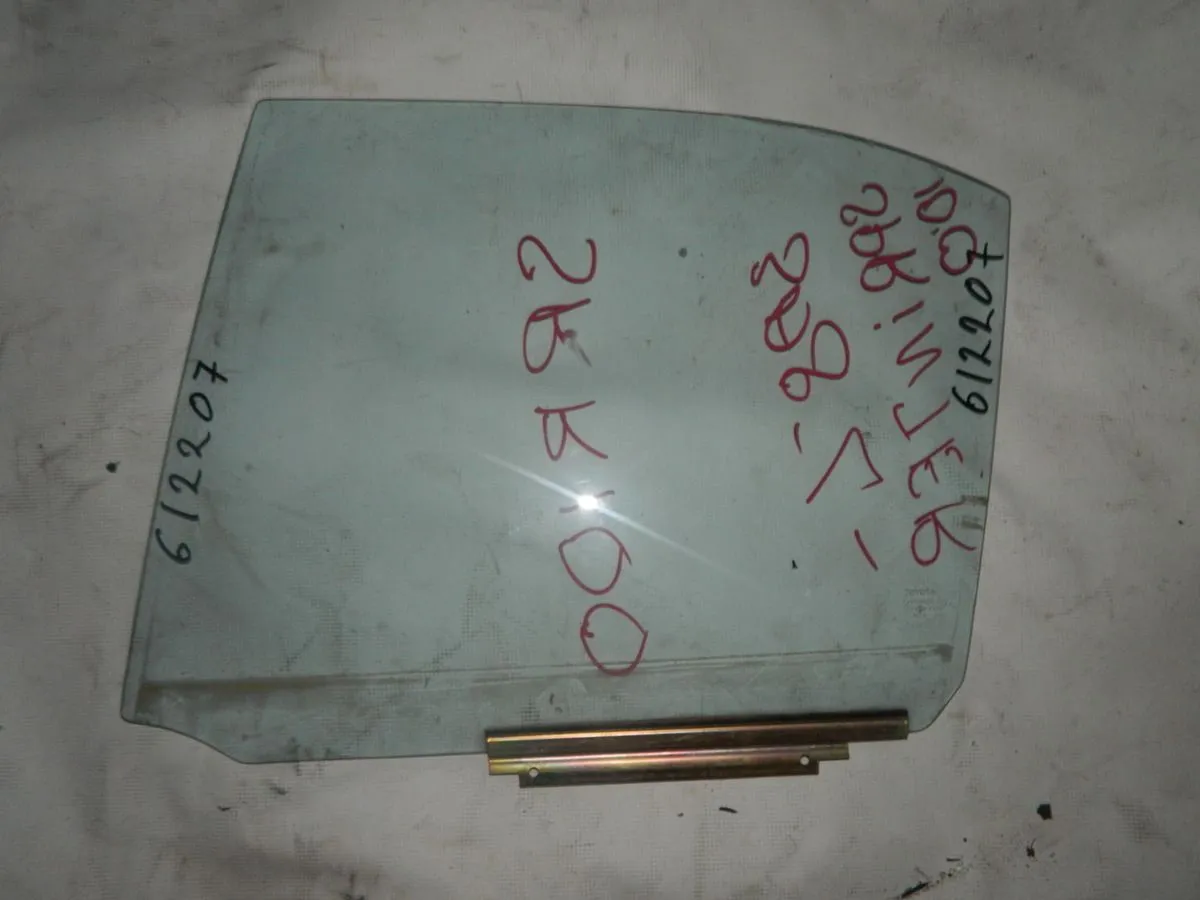 Стекло двери TOYOTA SPRINTER 100 Задн. Лев (Контрактный) 612207