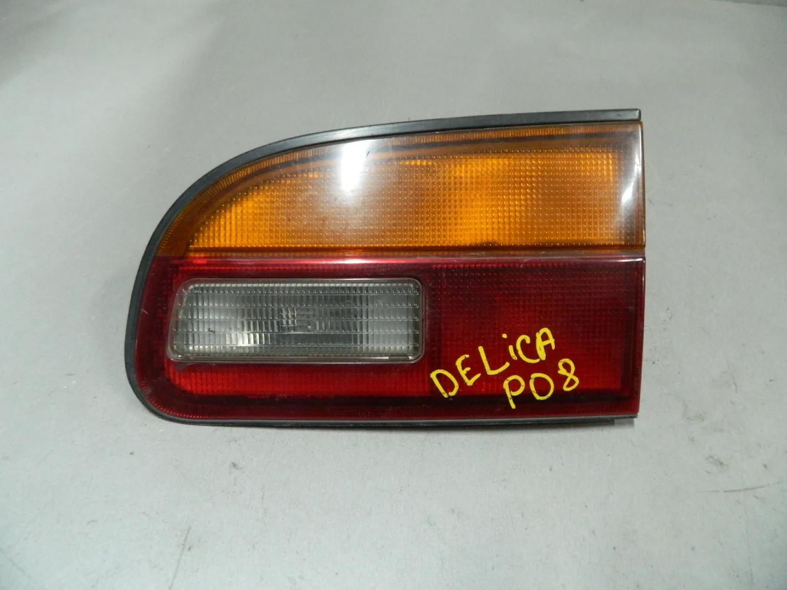 Фонарь MITSUBISHI DELICA PD8W Зад Прав (Контрактный) 68000984