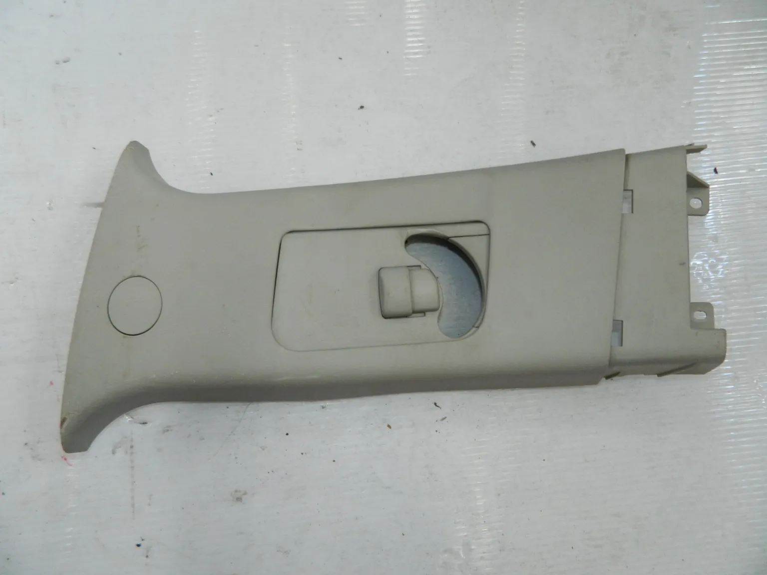 Обшивка стойки MITSUBISHI OUTLANDER XL CW Лев Верх (Контрактный) 7211A137