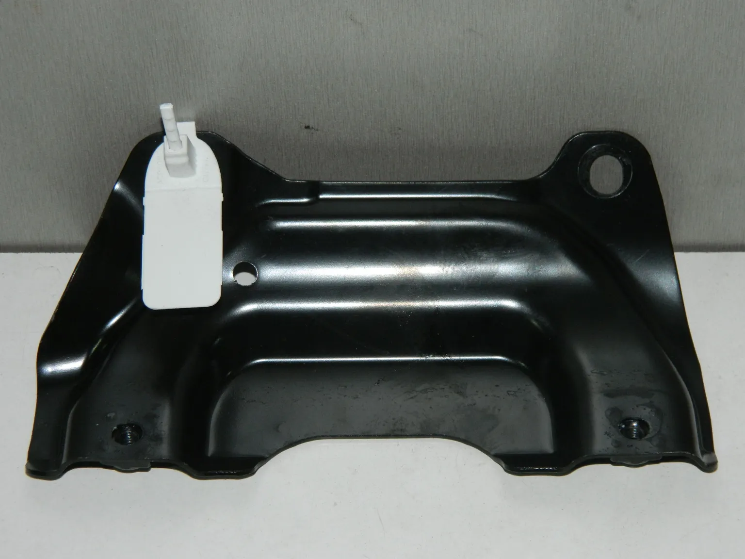 Кронштейн соединительный AUDI Q7 4L (Б/У) 35020523