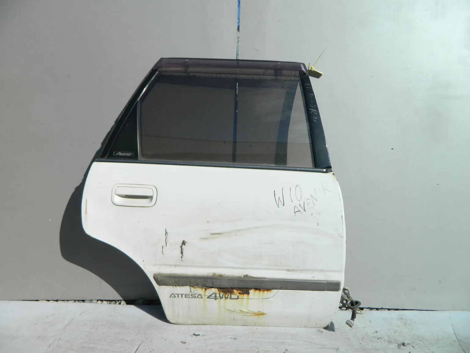 Дверь NISSAN AVENIR W10 Зад Прав (Контрактный) 40951370 8210079N30