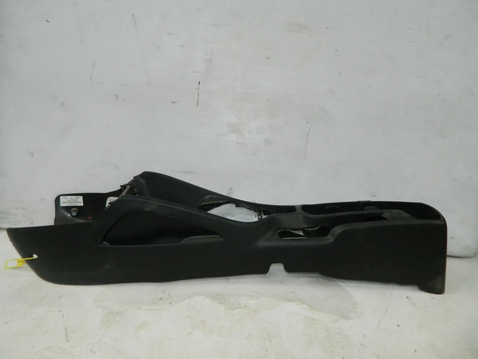 Консоль центральная KIA RIO QB (Б/У) 40940208