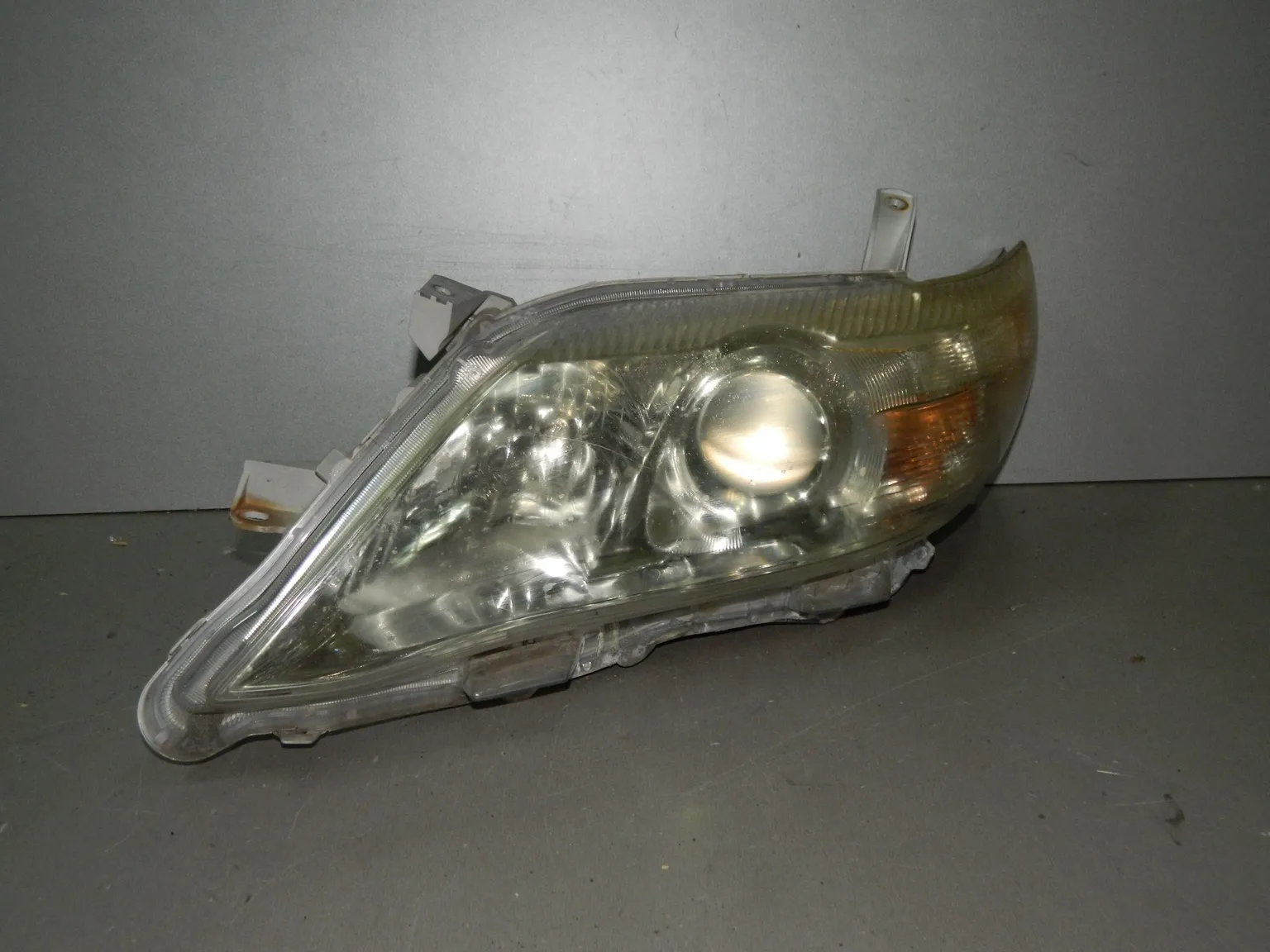 Фара TOYOTA CAMRY ACV40 Перед Лев 33126 (Контрактный) 33830051