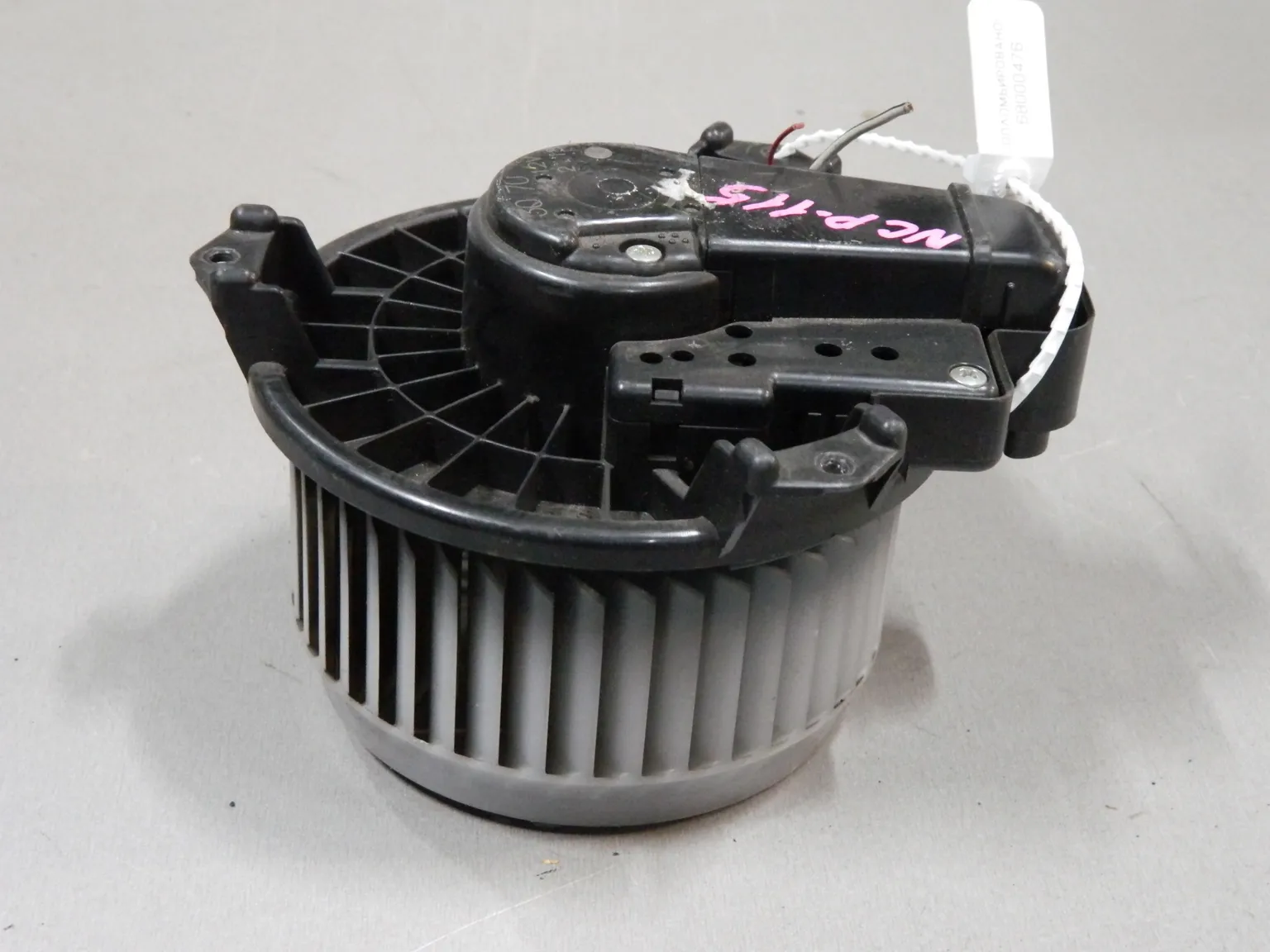 Мотор печки TOYOTA IST NCP115 (Контрактный) 68000476