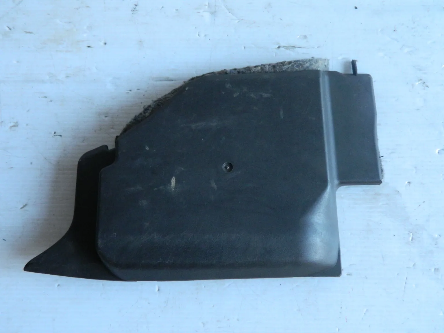 Накладка панели TOYOTA COROLLA ZZE120 4ZZFE Прав Низ (Б/У) 5560702050