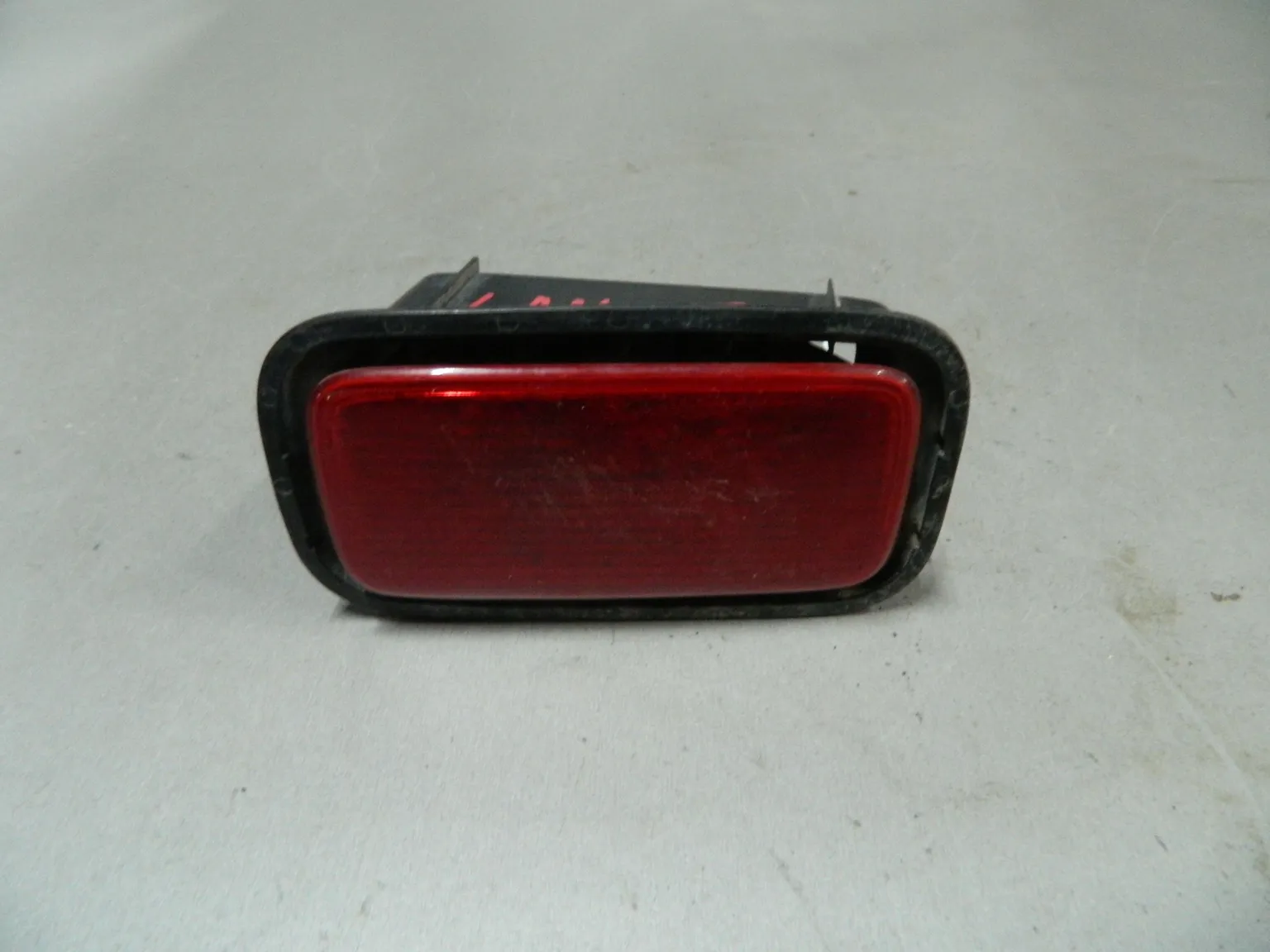 Фонарь MITSUBISHI LANCER CS2A Зад Прав (Контрактный) 68000981