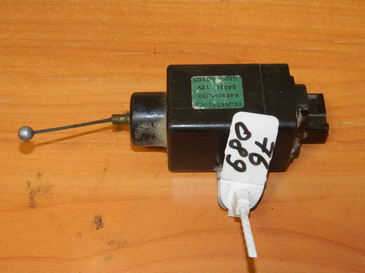 Активатор замка багажника NISSAN MAXIMA A33 (Б/У) 76089