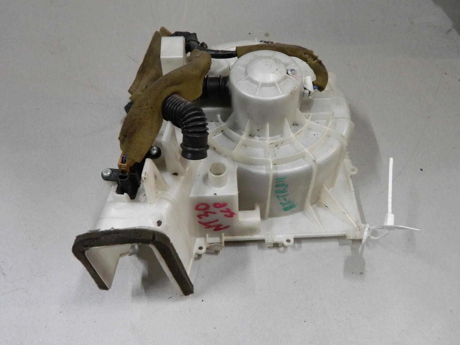 Мотор печки NISSAN X-TRAIL NT30 (Контрактный) 68000539