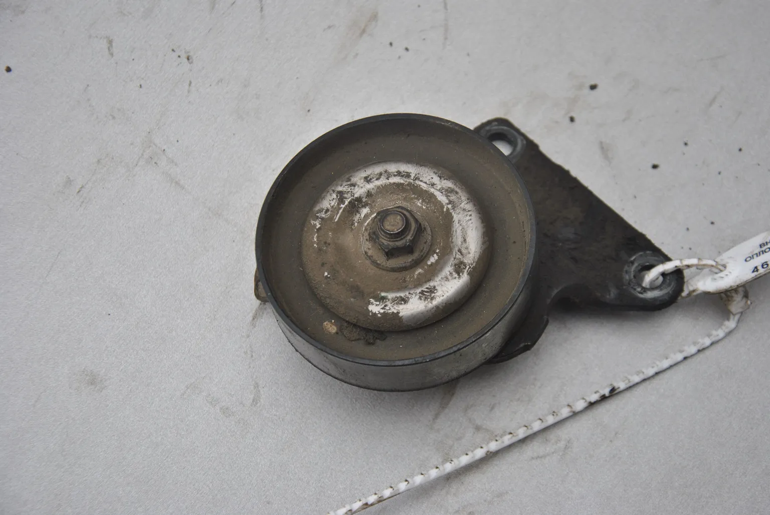 Натяжитель ремня генератора NISSAN MARCH CR14DE (Б/У) 46098181