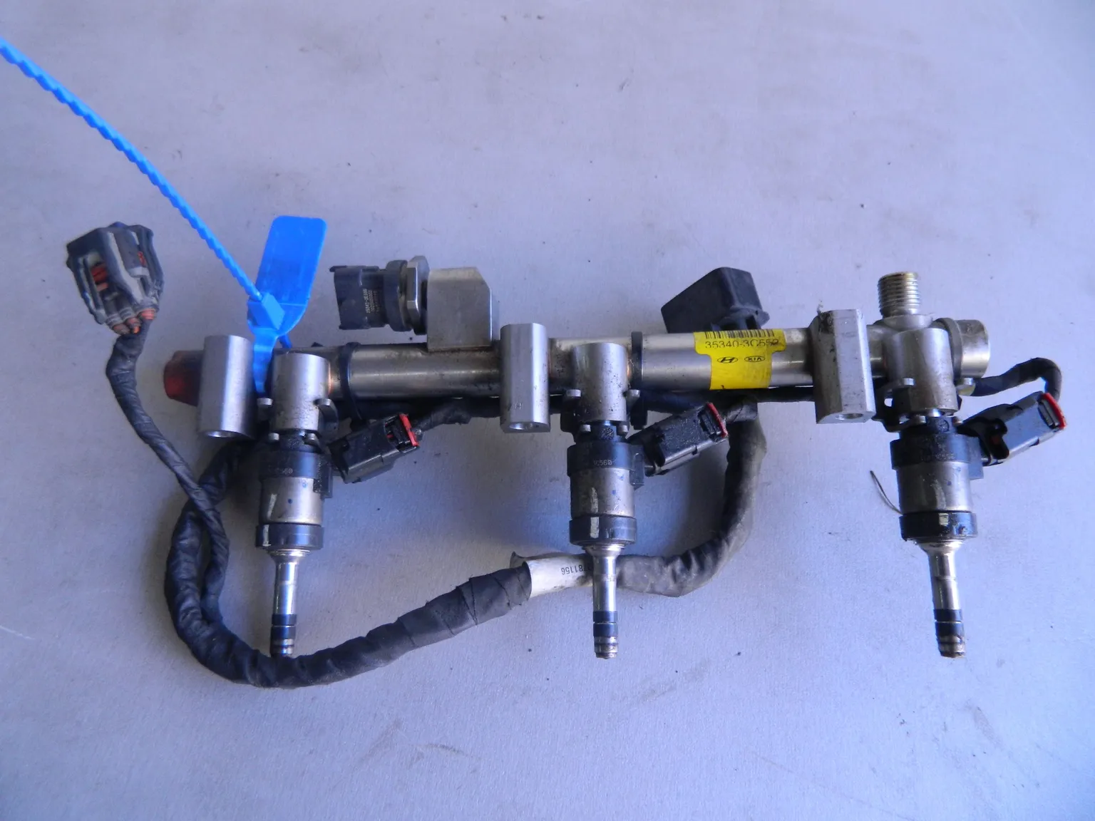 Рампа топливная с форсунками HYUNDAI EQUUS VI G6DA (Б/У) 69838538