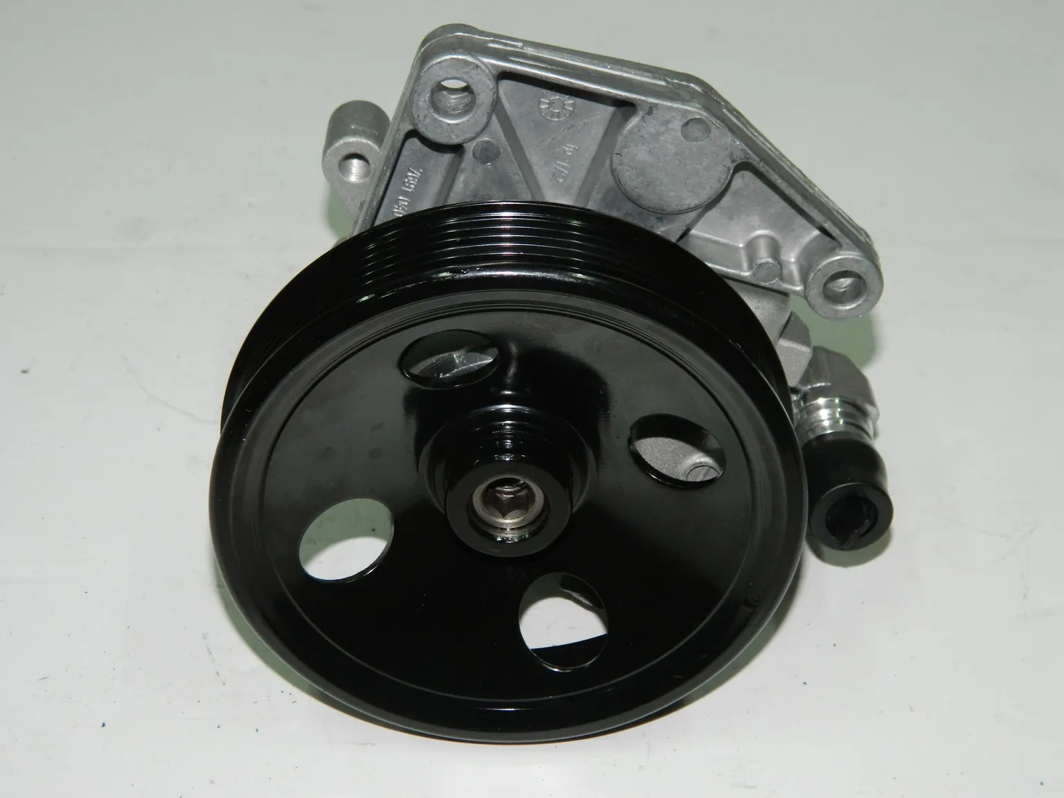 Насос ГУР GENERAL PARTS A0064662301 MERCEDES-BENZ CLK-CLASS, GLK-CLASS шкива 128мм