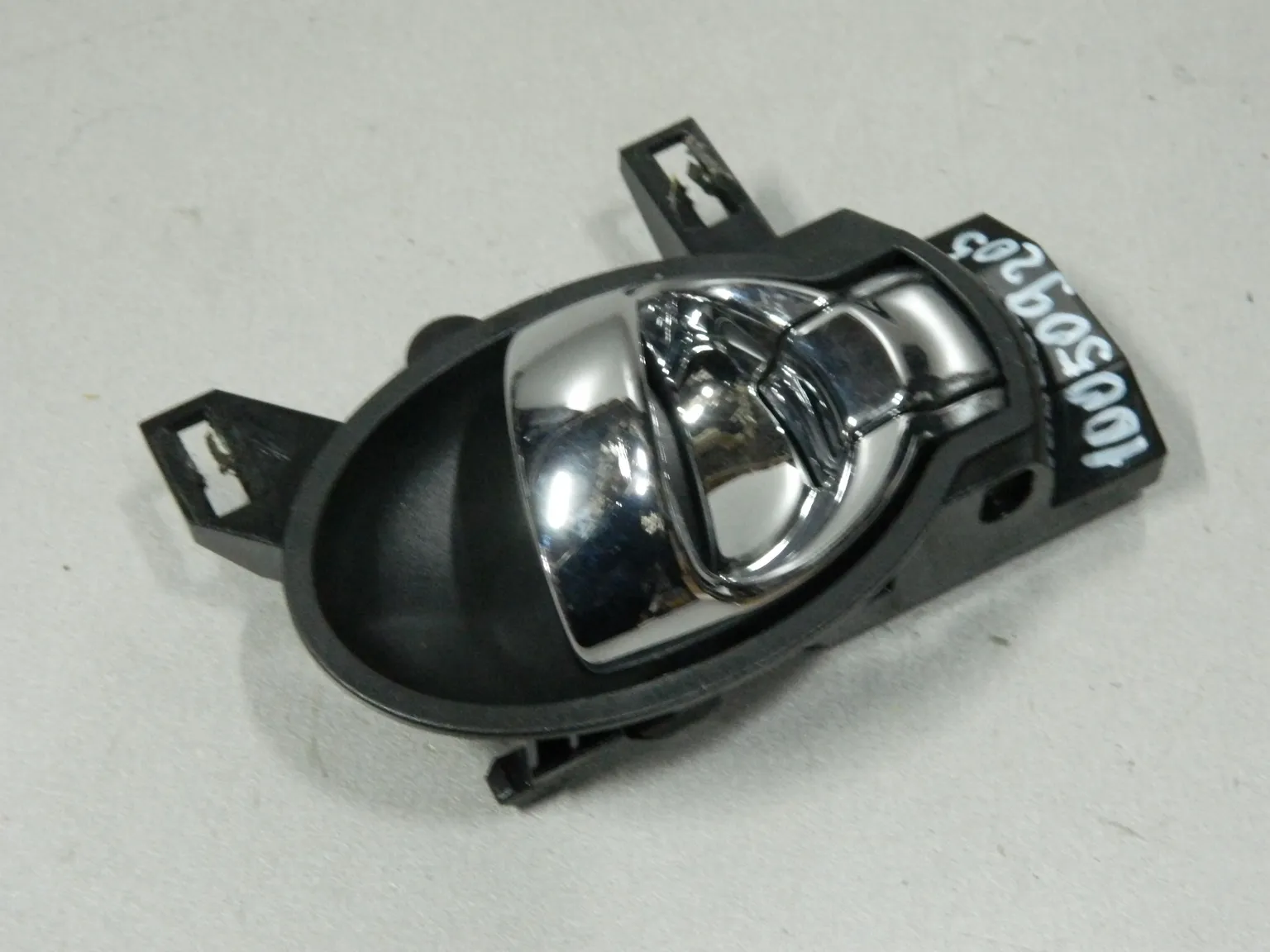 Ручка двери NISSAN JUKE YF15 Перед Лев (Контрактный) 100509205