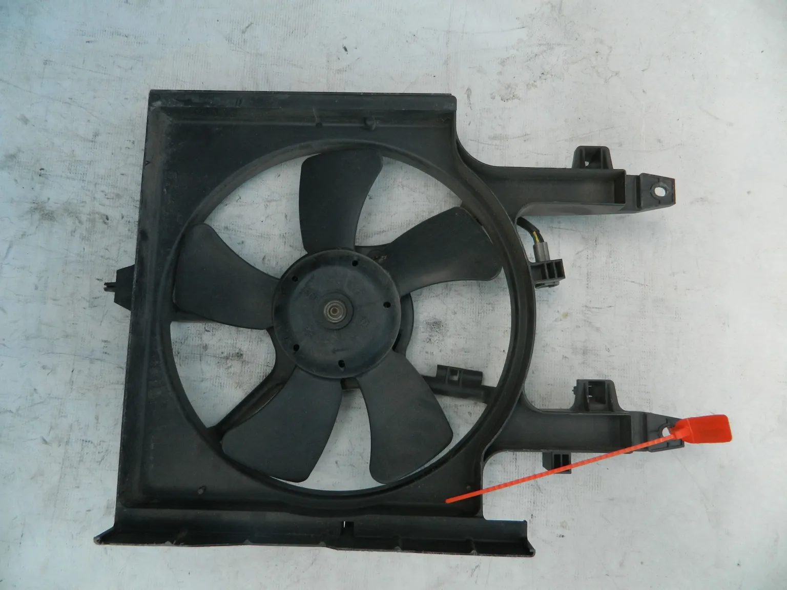 Диффузор радиатора NISSAN CUBE Z10 (Контрактный) 72355163