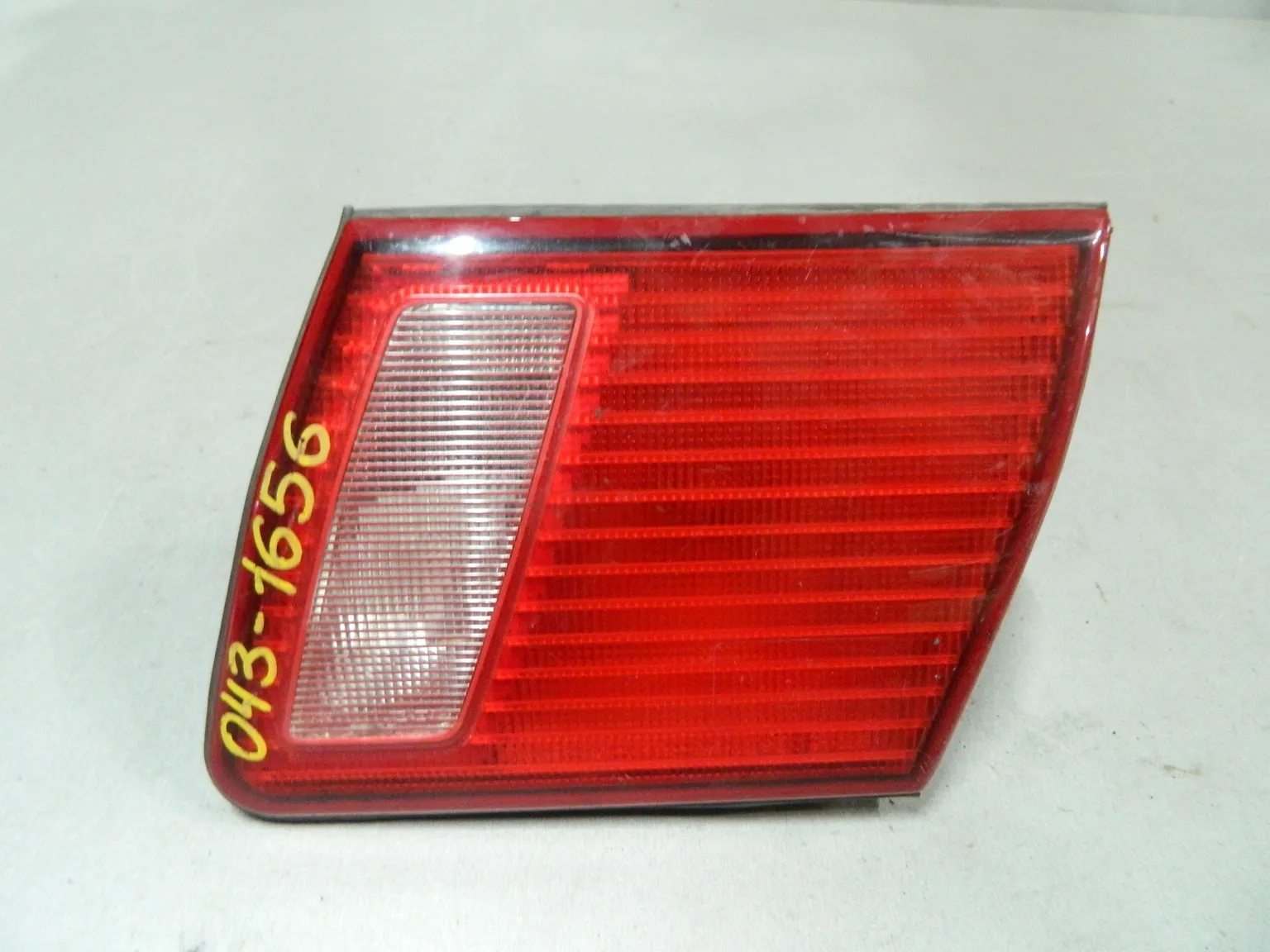 Фонарь MITSUBISHI DIAMANTE F31A Зад Прав (Контрактный) 68000914