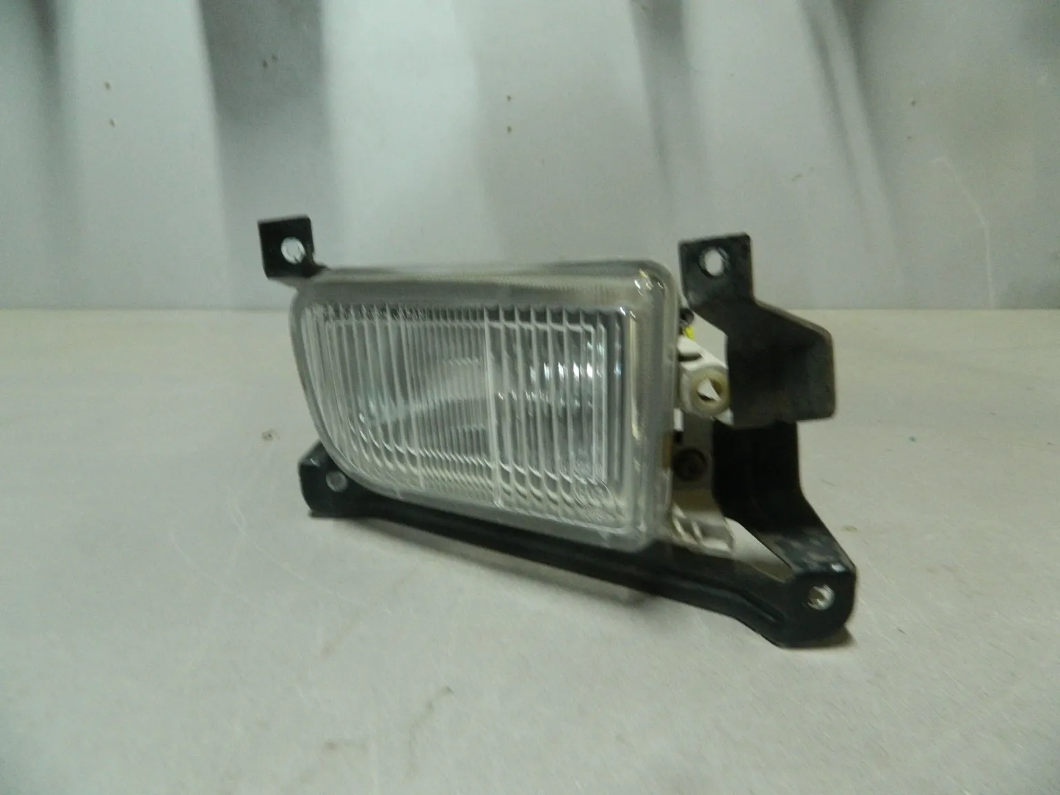 Фара противотуманная MITSUBISHI GALANT EA1W Перед Прав (Контрактный) 79768305