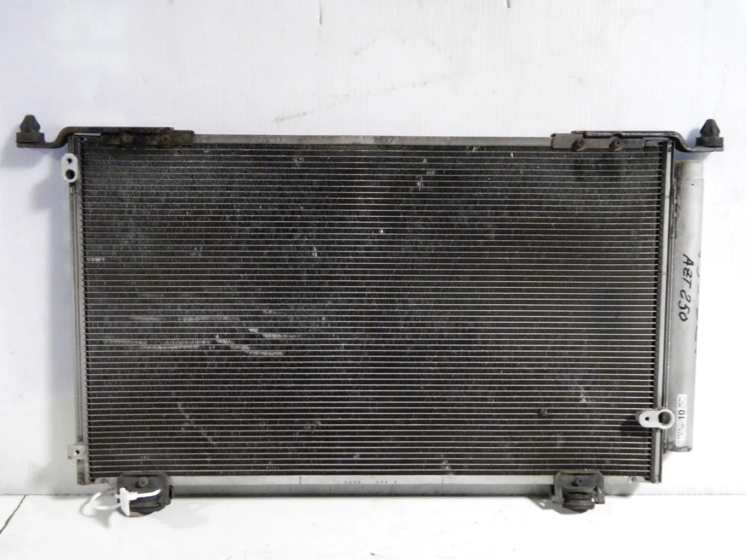 Радиатор кондиционера TOYOTA AVENSIS AZT250 (Контрактный) 69586573