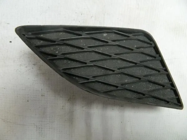 Заглушка бампера TOYOTA COROLLA Прав (Контрактный)