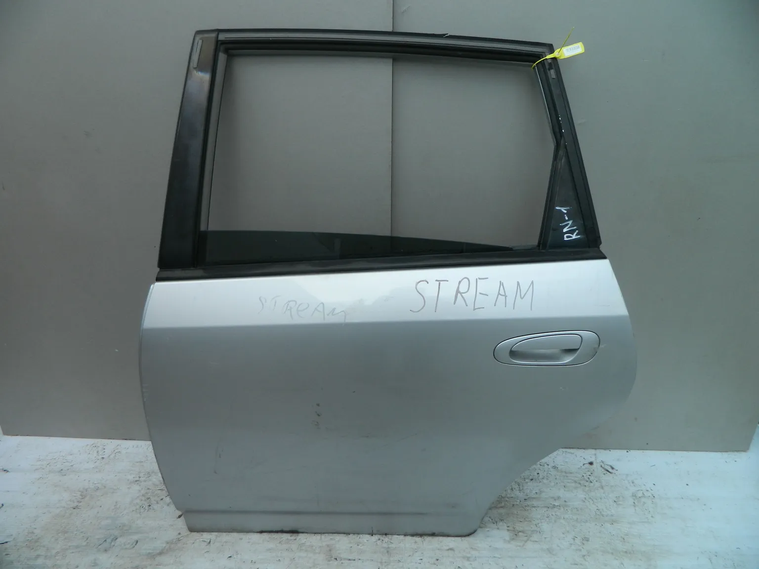 Дверь HONDA STREAM RN1 Зад Лев (Контрактный) 40951522 67550S7A010ZZ