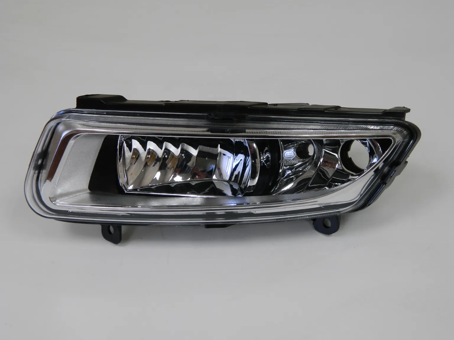 Фара противотуманная JORDEN JH02POL15003L VOLKSWAGEN POLO седан 14- (1 лампа) LH