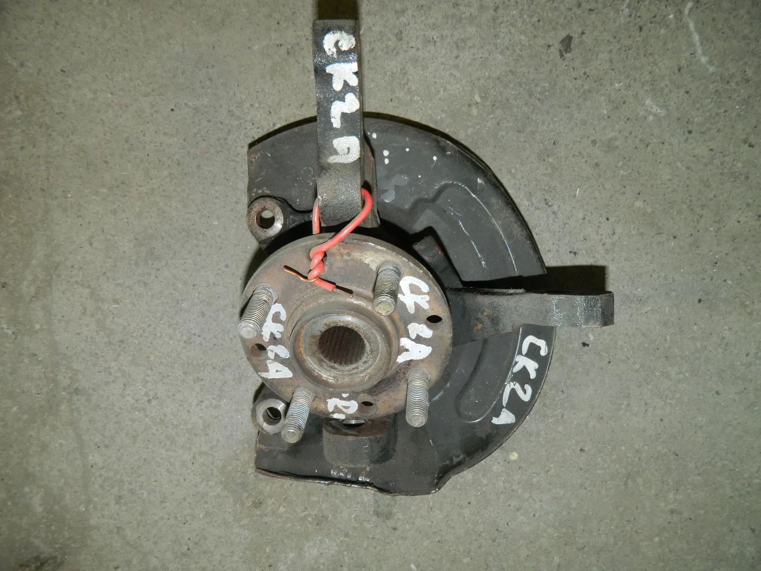 Ступица MITSUBISHI LANCER CK2A Перед Прав (Контрактный) 79591226