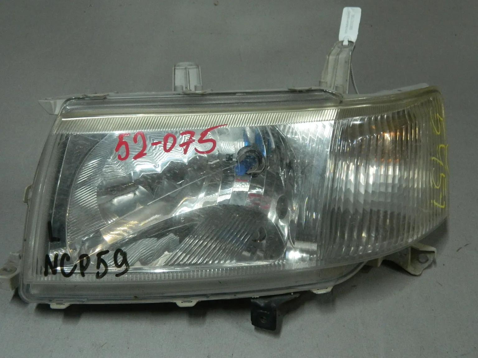 Фара TOYOTA PROBOX NCP59 Перед Лев 52075 (Контрактный) 68000706