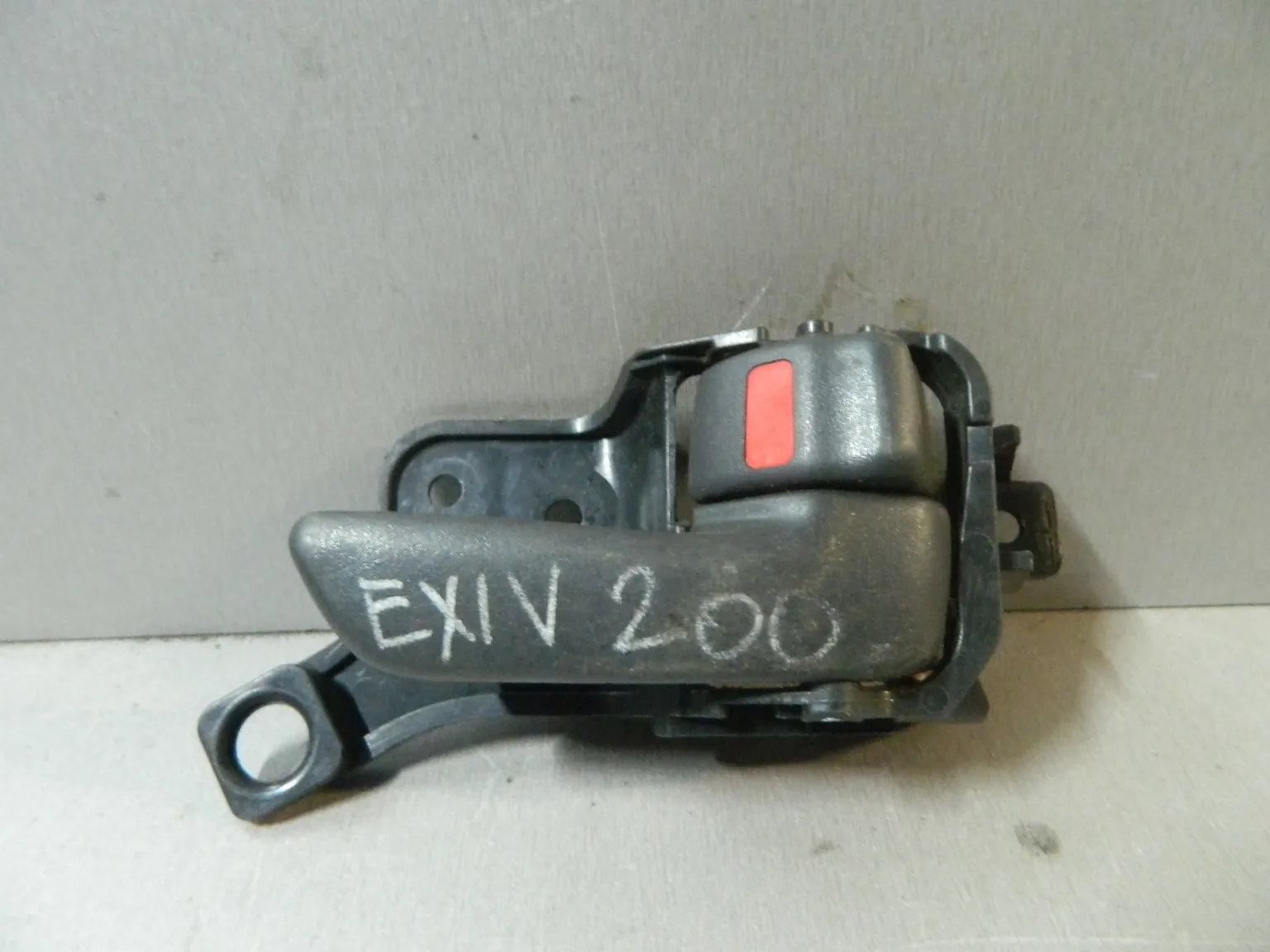 Ручка двери внутренняя TOYOTA CORONA EXIV ST200 Прав (Контрактный) 81528358