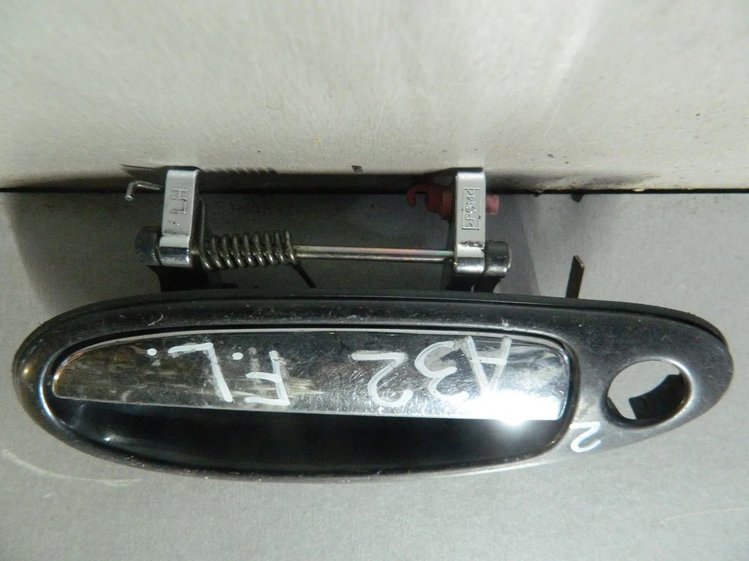 Ручка двери наружная NISSAN MAXIMA A32 Перед Лев (Контрактный) 81528039