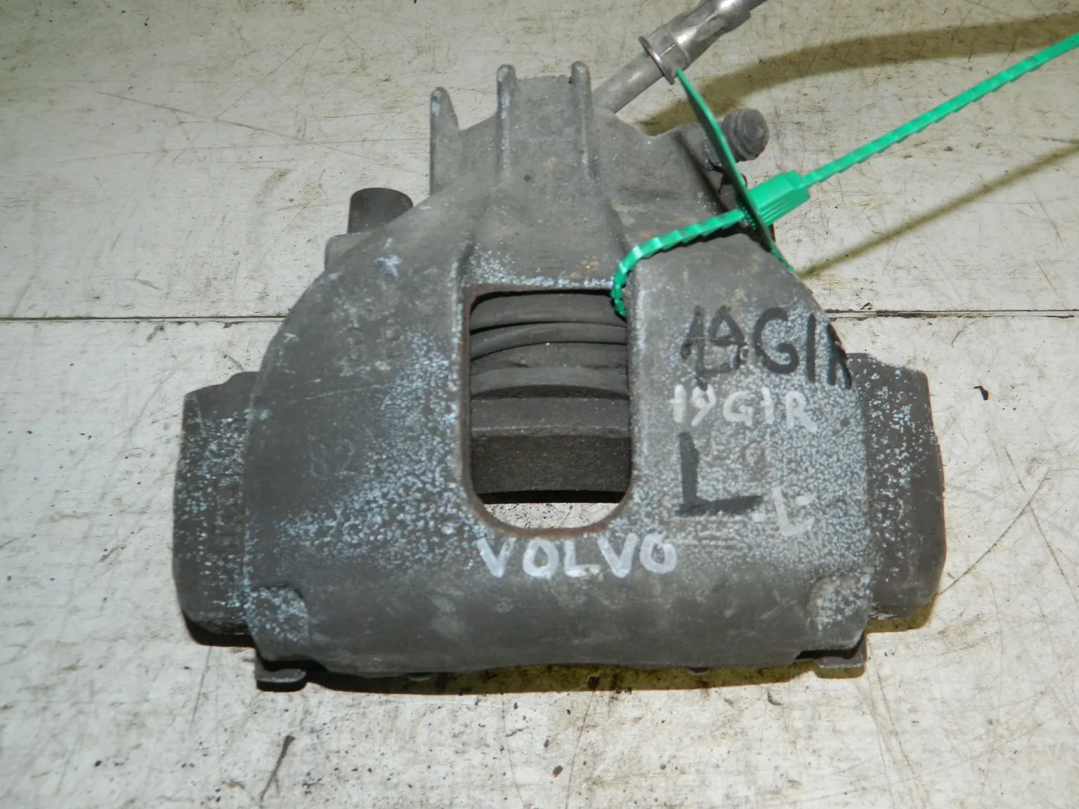 Суппорт VOLVO S60 Перед Лев (Контрактный) 81540228