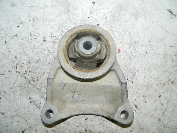 Подушка редуктора TOYOTA RAV4 ACA30 2AZFE Прав (Контрактный)