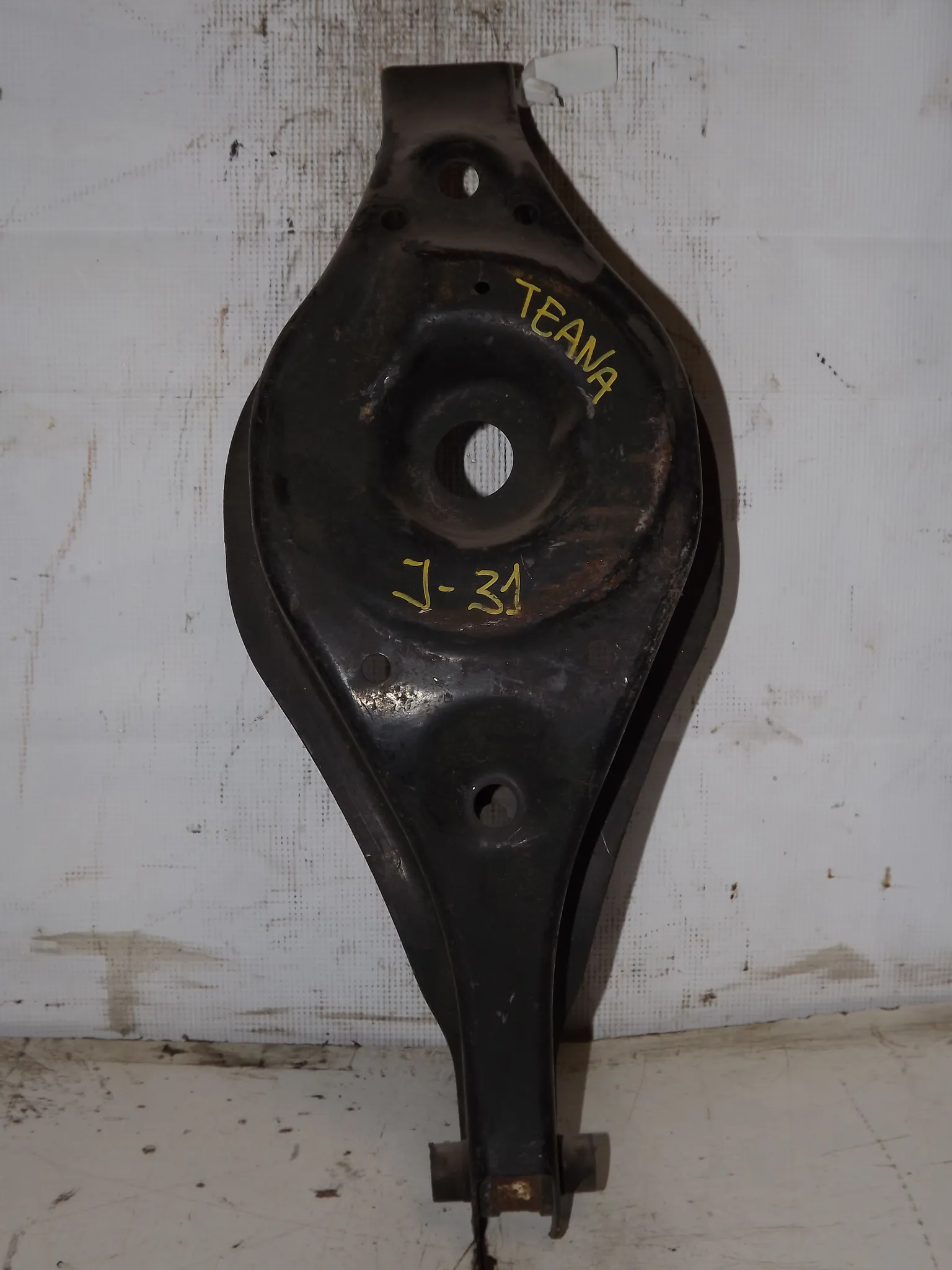 Рычаг подвески NISSAN TEANA J31 Зад Низ (Контрактный) 35023126